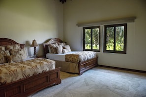 House, Multiple Beds, Non Smoking | 3 bedrooms, rollaway beds, free WiFi - Ocean View Home RO003 (Roatan)