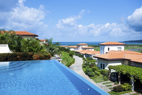 Ocean View Home RO003