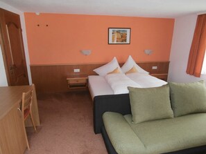 2 Schlafzimmer, Schreibtisch, WLAN, Bettwäsche