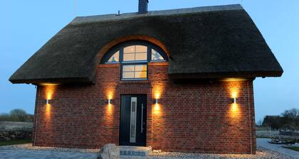 Modernes Ferienhaus in Strandnähe (700m) und direkten Seeblick