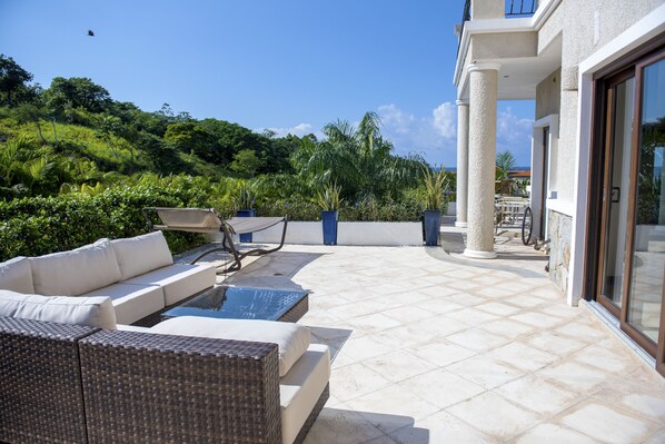 Terrace/patio - Ocean View Home RO004 (Roatan)