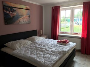 5 chambres, fer et planche à repasser, lit parapluie, Wi-Fi gratuit