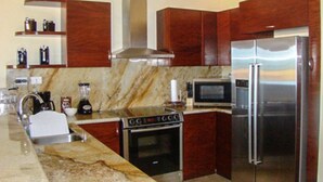 Room, 2 Double Beds, Non Smoking | Private kitchen