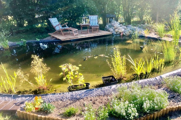 Sitzplatz am Teich