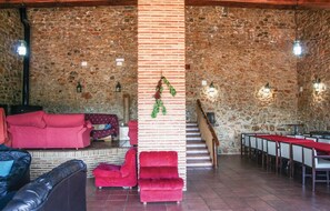 Interior - 6 bedroom awesome home in La Salzadella (La Salzadella)