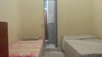 Triple Room | Free WiFi, bed sheets
