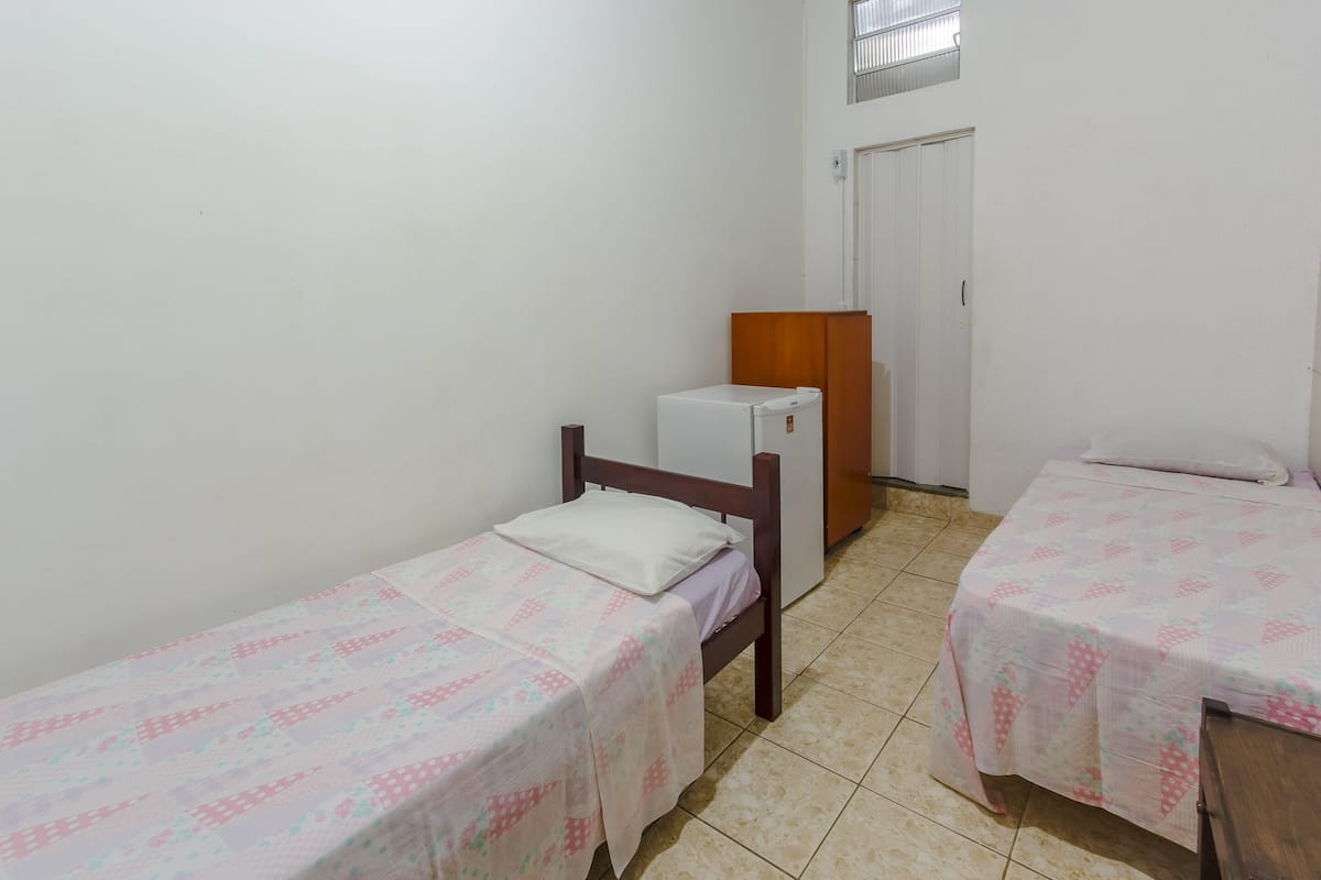 Wi-Fi de cortesia, roupa de cama