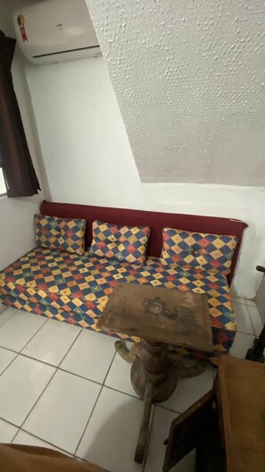 Single Room | Free WiFi, bed sheets