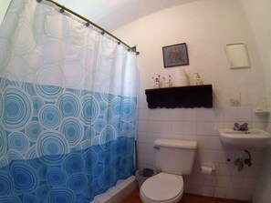 บ้านพัก, หลายเตียง, ปลอดบุหรี่ | ห้องน้ำ | ฝักบ��ัว