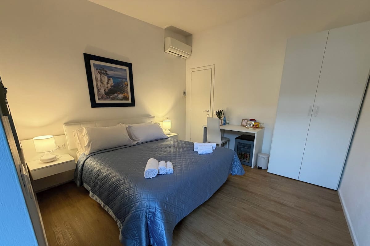 Economy Double Room | Desk, blackout drapes, free WiFi, bed sheets