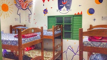 Dormitório compartilhado econômico, várias camas, para não fumantes | Wi-Fi de cortesia, roupa de cama