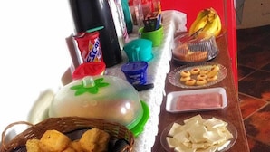 Free daily buffet breakfast - Sumé Hostel (Sao Thome das Letras)