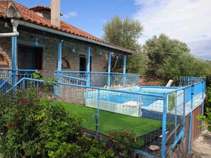 Exterior - Quaint natural stone house with pool special price winter 2024/spring 2025 (Falanthi)