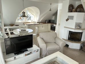 Fernseher, Kamin