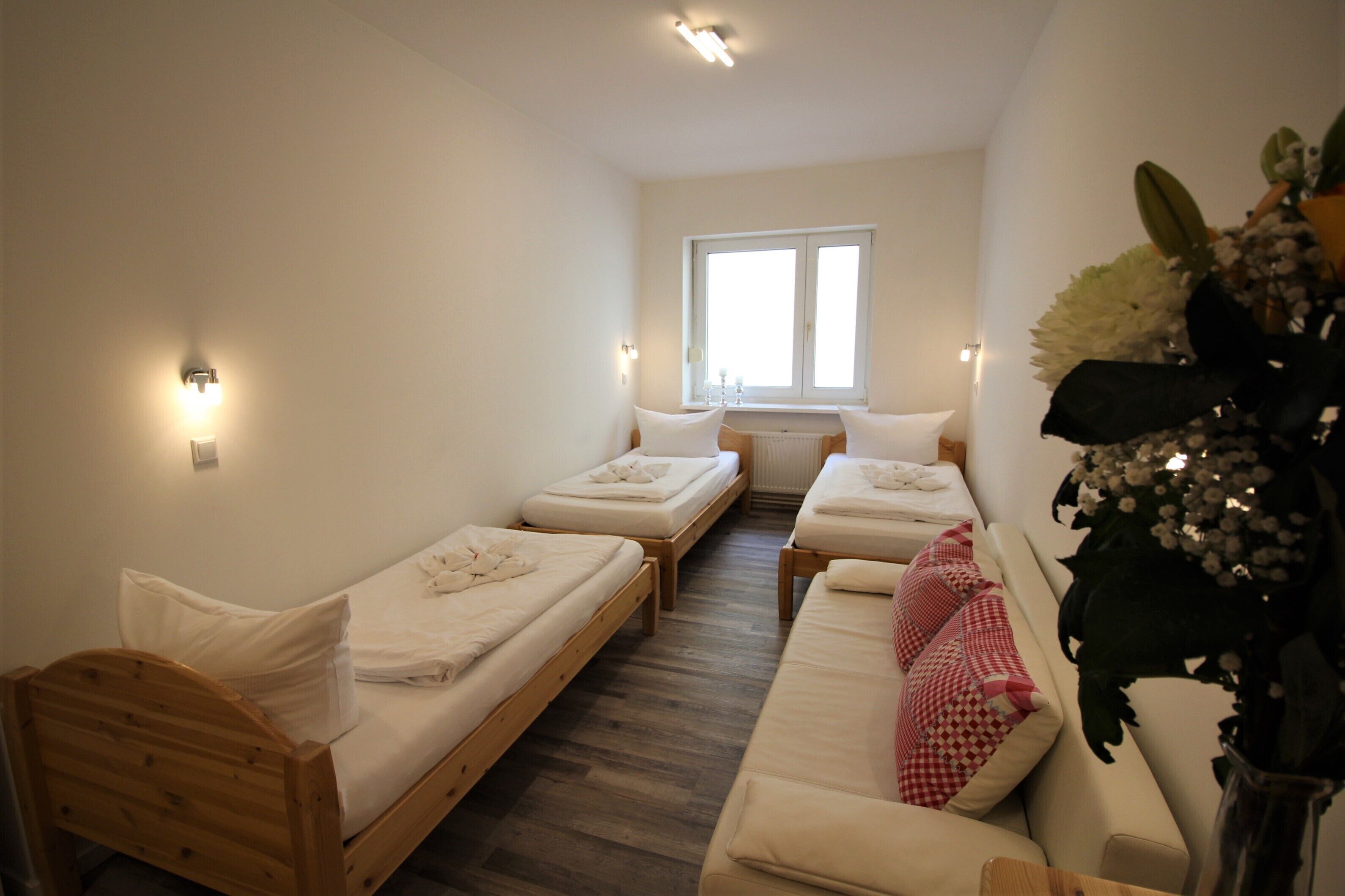 3 bedrooms, free WiFi, bed sheets