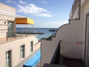 Property grounds - Nice, modern apartment on the beach with sea view & terrace, free WiFi (Puerto de Mogan)