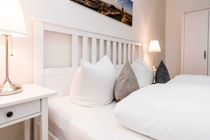 1 Schlafzimmer, Reisekinderbett, WLAN, Bettwäsche