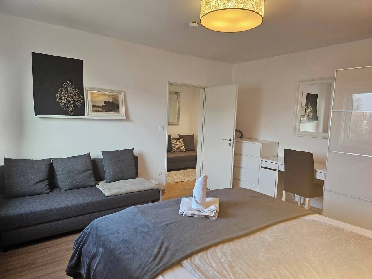 3 dormitoris, planxa i posts de planxar, un bressol de viatge i wifi 