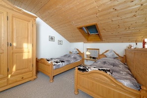 1 chambre, fer et planche à repasser, accès au Wi-Fi (inclus)