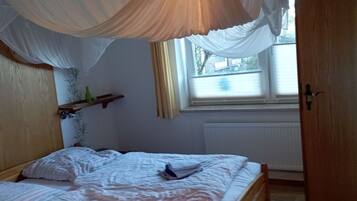 3 Schlafzimmer, Reisekinderbett, WLAN, Bettwäsche