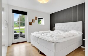 4 Schlafzimmer, Reisekinderbett, kostenloses WLAN