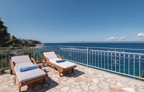 Gorgeous home in Prigradica with WiFi