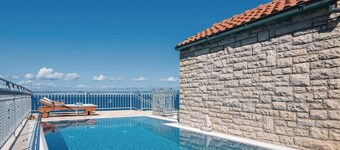 Gorgeous home in Prigradica with WiFi
