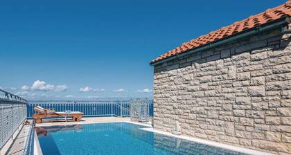 Gorgeous home in Prigradica with WiFi