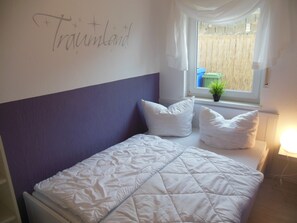 1 bedroom, travel crib, free WiFi