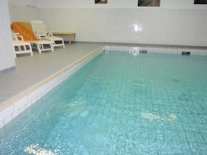 Indendørs pool