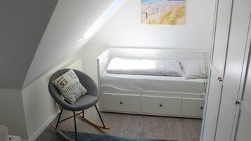 4 多间卧室、旅行婴儿床、WiFi、床单