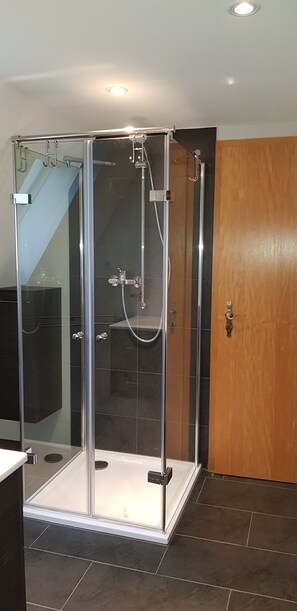 Shower, towels