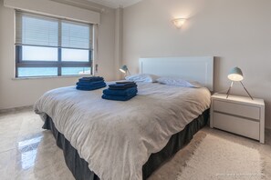 3 dormitorios, tabla de planchar con plancha, wifi gratis y ropa de cama
