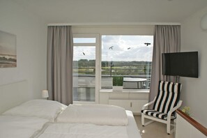 Unclassified image, 4 of 18, button - Penthouse apartment with W-LAN - Baltic Sea view to the sunny side - - with 2 x (Damp)