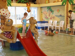 Children's area - Quiet corner house 3/23 newly renovated, washing machine, WLAN, close to the beach (Bruinisse)