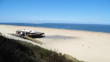 Beach nearby, sun-loungers