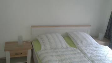 1 dormitori, planxa i posts de planxar i wifi gratuïta