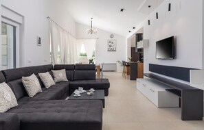 Smart-TV, Kamin, Tischfußball