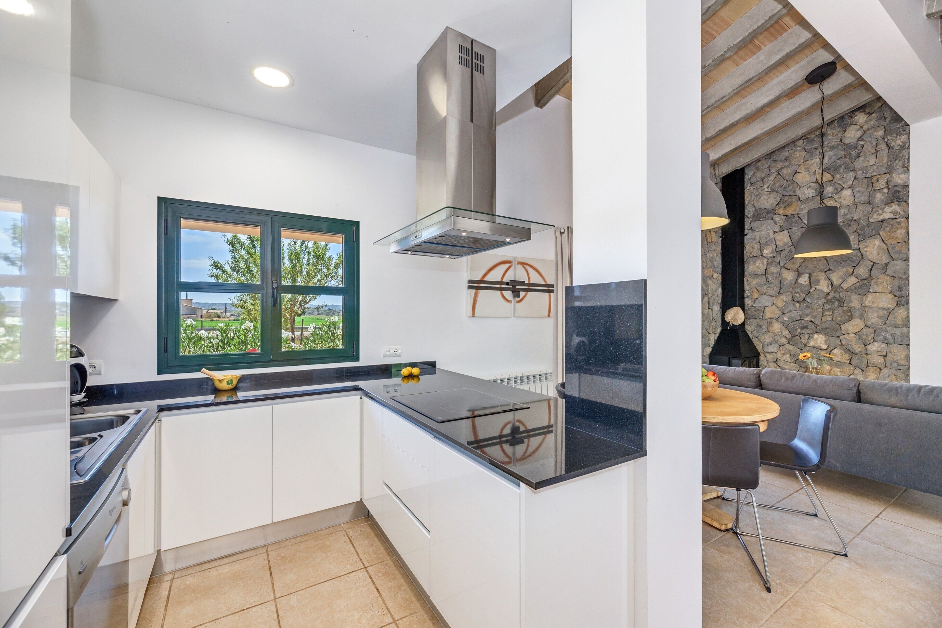 冰箱、微波炉、烤箱、炉灶