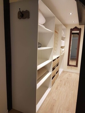 Interior - Apartment Rose       (Obermöllrich)