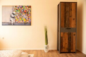 3 slaapkamers, een bureau, wifi, beddengoed
