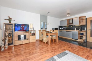 Kühlschrank, Mikrowelle, Geschirrspüler