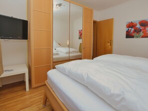 1 soverom, safe på rommet, reiseseng for barn og wi-fi