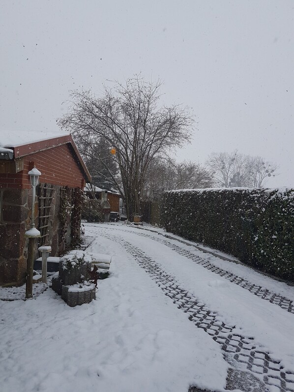 Property grounds - Vacation apartment 60 sqm - Holiday apartments on Lake Malchin (Schorssow)