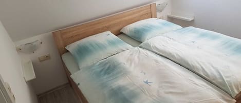 2 bedrooms, WiFi, bed sheets