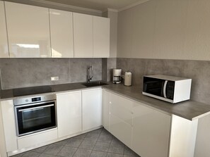 Køleskab, mikrobølgeovn, ovn, opvaskemaskine