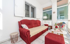 Smart TV - Awesome home in Unesic (Unesic)