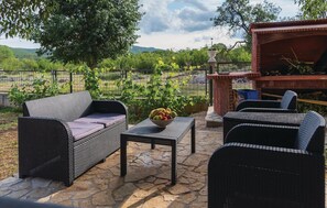 Terrace/patio - Awesome home in Unesic (Unesic)