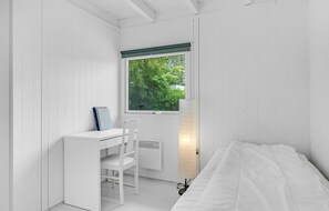 4 bedrooms, free WiFi