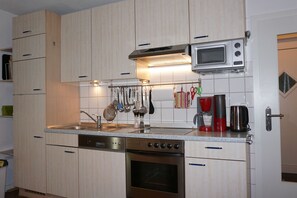Frigorifero, microonde, forno, lavastoviglie